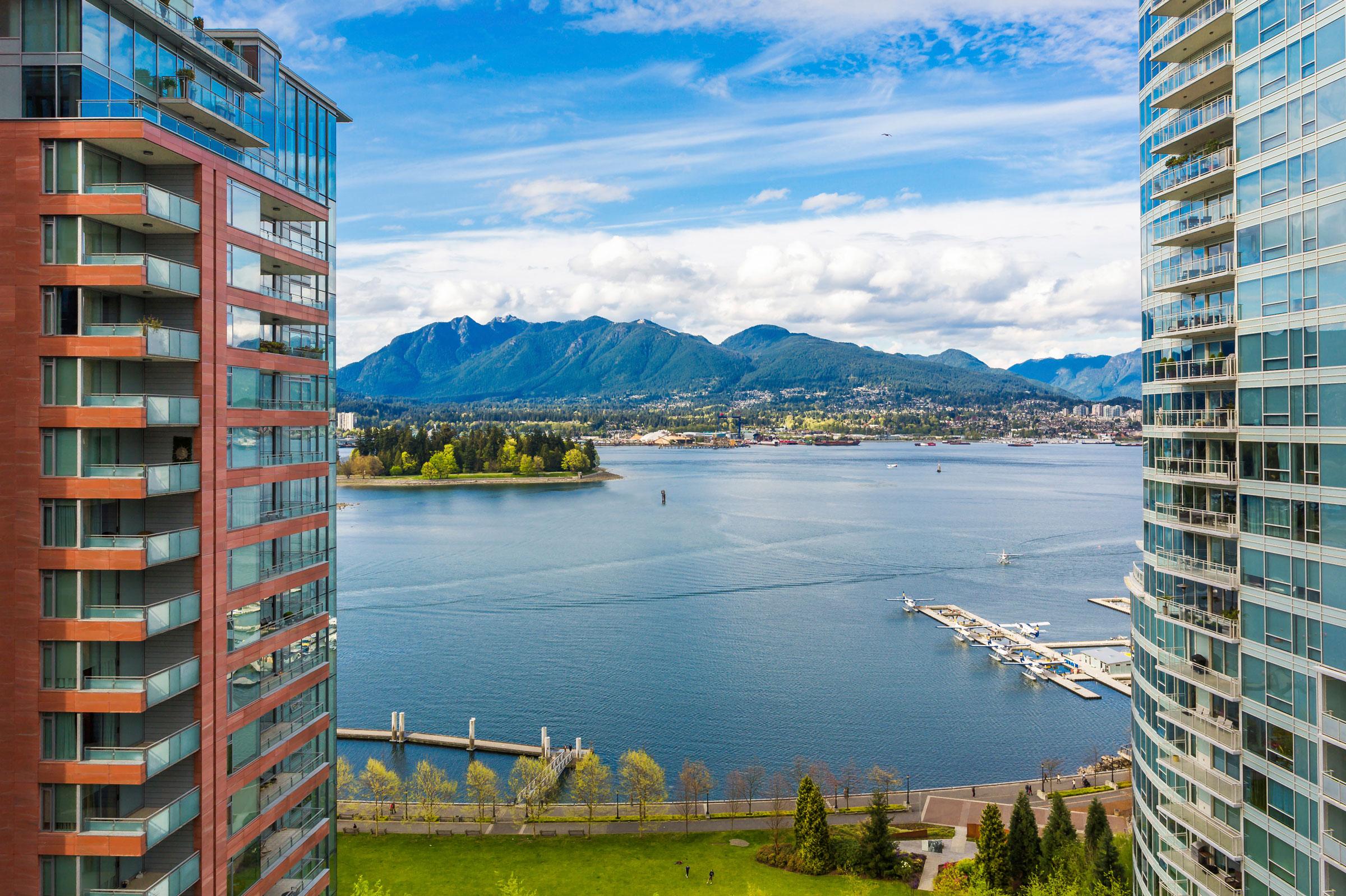 Pinnacle Hotel Harbourfront Ванкувер Экстерьер фото